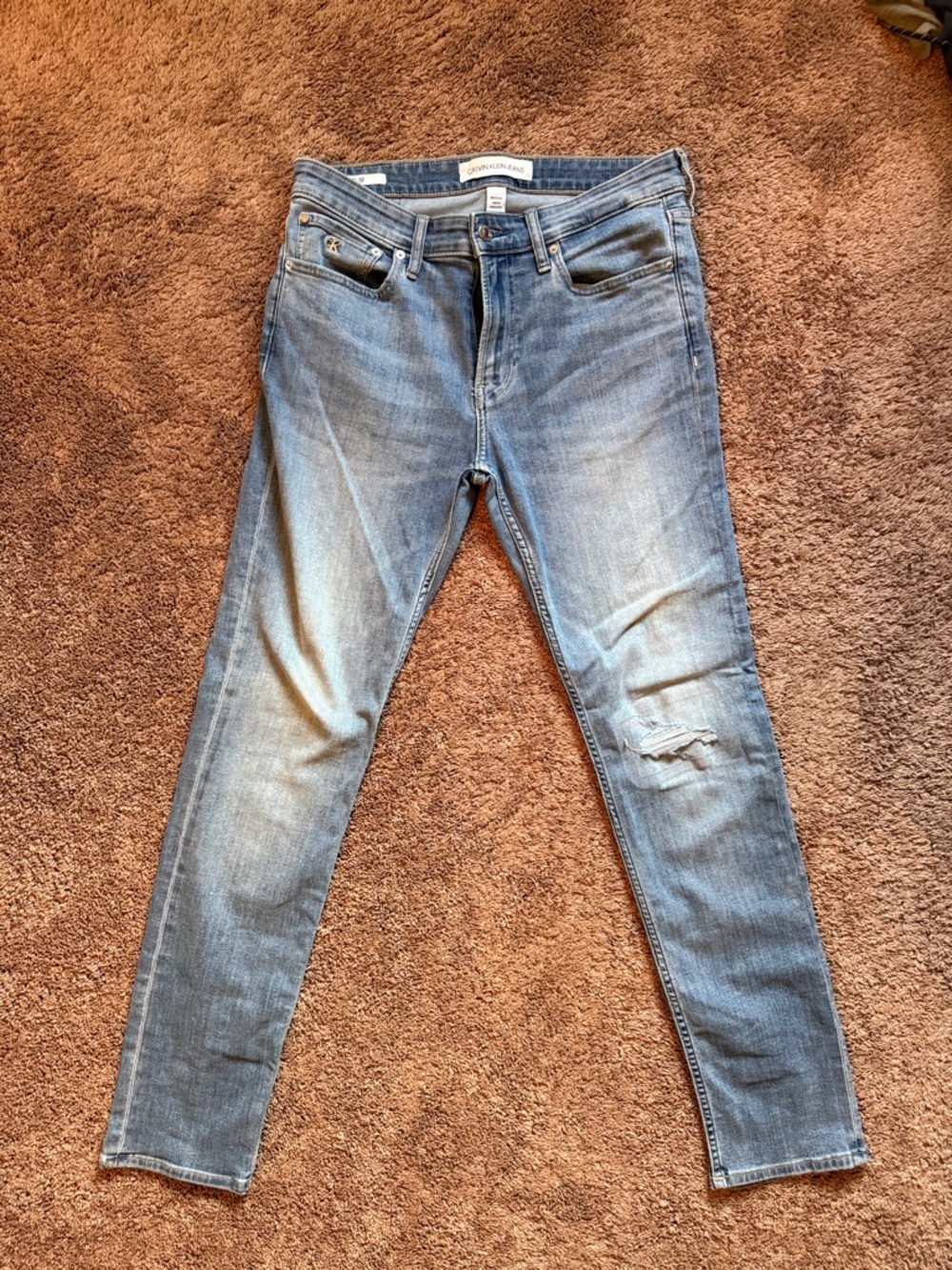 Calvin Klein Men's Skinny Jeans in Faded Blue Denim